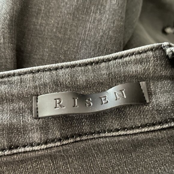 Risen Women Waist 32/Size 15 Charcoal Gray Raw Distress Hem 5-Pocket Denim Jeans - Picture 8 of 12